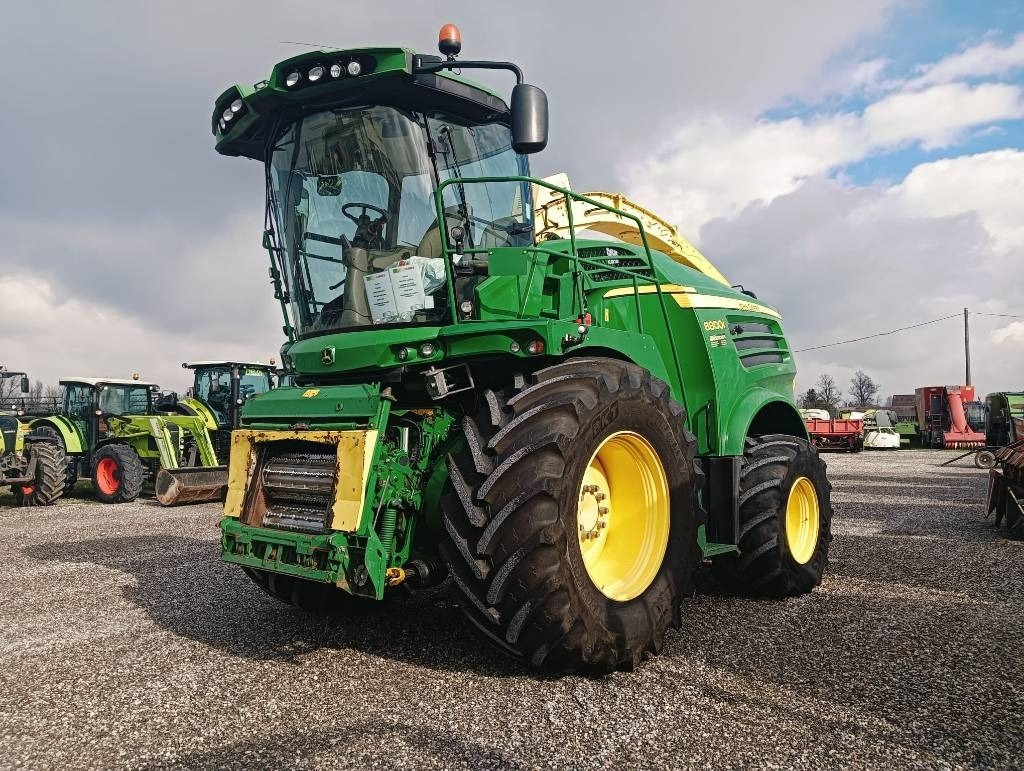 John Deere 8800 - Sieczkarnia: zdjęcie 2 John Deere 8800 - Sieczkarnia: zdjęcie 2