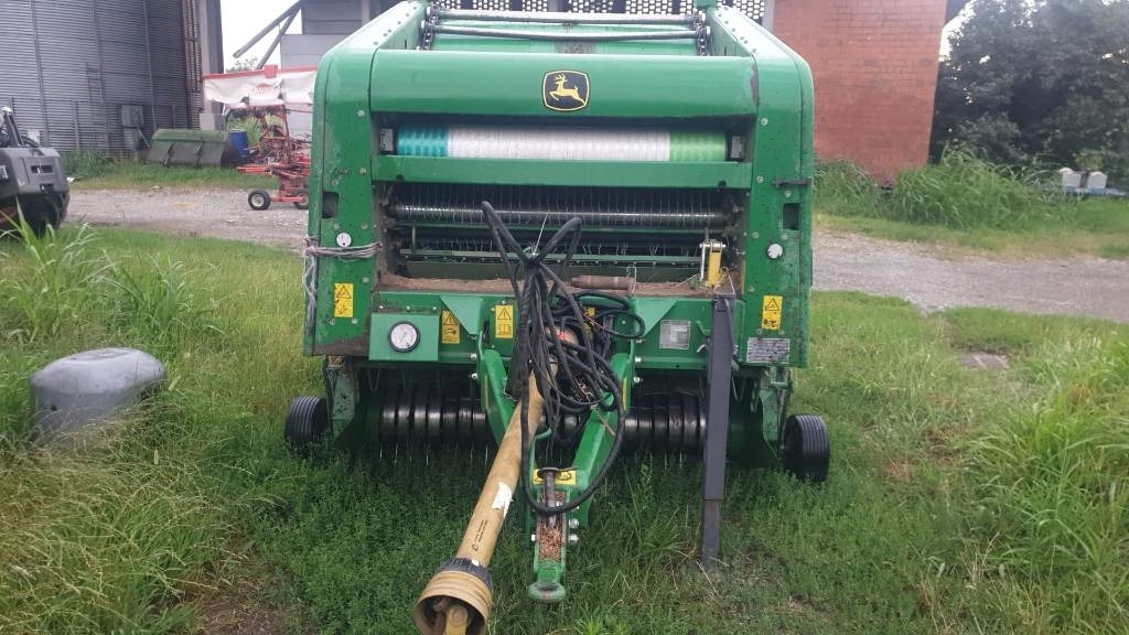 John Deere F 450 - Prasa rolująca: zdjęcie 2 John Deere F 450 - Prasa rolująca: zdjęcie 2