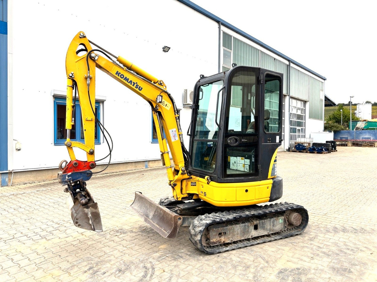 Komatsu PC26MR-3 - Minikoparka: zdjęcie 1 Komatsu PC26MR-3 - Minikoparka: zdjęcie 1