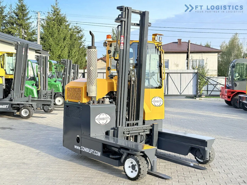 Combilift C3000 / GAS / DUPLEX 4500MM / ONLY 3096 HOURS / FORK SIDE SHIFT / FULL CABIN / EXCELLENT CONDITION / Wide range of four-way and - Wózek 4-kierunkowy: zdjęcie 5 Combilift C3000 / GAS / DUPLEX 4500MM / ONLY 3096 HOURS / FORK SIDE SHIFT / FULL CABIN / EXCELLENT CONDITION / Wide range of four-way and - Wózek 4-kierunkowy: zdjęcie 5