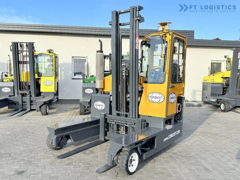 Combilift C3000 / GAS / DUPLEX 4500MM / ONLY 3096 HOURS / FORK SIDE SHIFT / FULL CABIN / EXCELLENT CONDITION / Wide range of four-way and - Wózek 4-kierunkowy: zdjęcie 3 Combilift C3000 / GAS / DUPLEX 4500MM / ONLY 3096 HOURS / FORK SIDE SHIFT / FULL CABIN / EXCELLENT CONDITION / Wide range of four-way and - Wózek 4-kierunkowy: zdjęcie 3