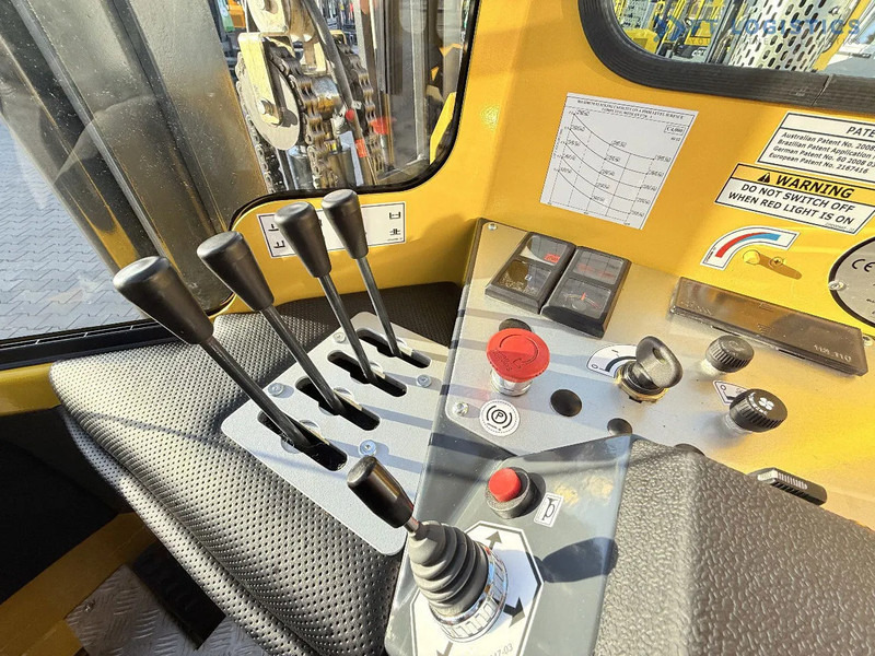 Wózek 4-kierunkowy Combilift C4000 – LPG – DUPLEX 4600mm – FREE LIFT – SIDE SHIFT – EXCELLENT CONDITION Wide selection of four-way and side-loading forklifts: zdjęcie 17