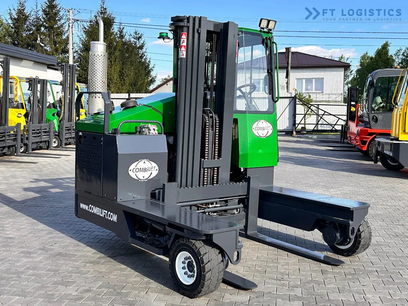 Combilift C4000 / TRIPLEX / 4900MM / LPG / FREE LIFT / FORK SHIFT / LIKE NEW C4000 / TRIPLEX / 4900MM / LPG / FREE LIFT / FORK SHIFT / LIK - Wózek 4-kierunkowy: zdjęcie 4 Combilift C4000 / TRIPLEX / 4900MM / LPG / FREE LIFT / FORK SHIFT / LIKE NEW C4000 / TRIPLEX / 4900MM / LPG / FREE LIFT / FORK SHIFT / LIK - Wózek 4-kierunkowy: zdjęcie 4