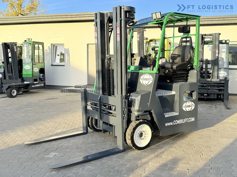 Combilift CB4000 / GAS / TRIPLEX 5200MM / FREE LIFT / FORK POSITIONER / SIDE SHIFT / EXCELLENT CONDITION / Wide range of four-way and side - Wózek 4-kierunkowy: zdjęcie 1 Combilift CB4000 / GAS / TRIPLEX 5200MM / FREE LIFT / FORK POSITIONER / SIDE SHIFT / EXCELLENT CONDITION / Wide range of four-way and side - Wózek 4-kierunkowy: zdjęcie 1