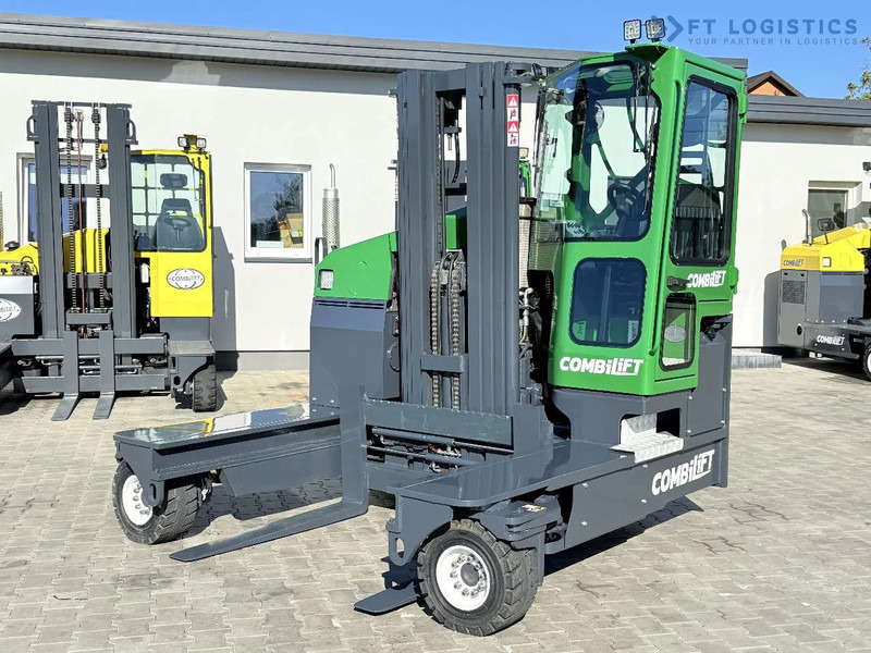 Combilift Combilift FOUR-WAY MULTIDIRECTIONAL FORKLIFT C4500 / DIESEL / TRIPLEX 4900MM / ONLY 4854 HOURS / FORK POSITIONER / FULL CABIN – - Wózek 4-kierunkowy: zdjęcie 4 Combilift Combilift FOUR-WAY MULTIDIRECTIONAL FORKLIFT C4500 / DIESEL / TRIPLEX 4900MM / ONLY 4854 HOURS / FORK POSITIONER / FULL CABIN – - Wózek 4-kierunkowy: zdjęcie 4