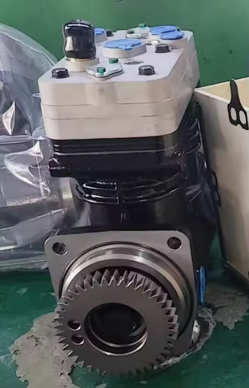 CATERPILLAR 304-2693 440-1616 226-9580 10R-6317 - Sprężarka klimatyzacji do Koparek: zdjęcie 2 CATERPILLAR 304-2693 440-1616 226-9580 10R-6317 - Sprężarka klimatyzacji do Koparek: zdjęcie 2