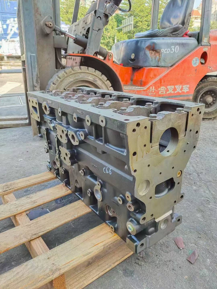 CATERPILLAR C6.6 - Blok cylindrów do Koparek: zdjęcie 4 CATERPILLAR C6.6 - Blok cylindrów do Koparek: zdjęcie 4