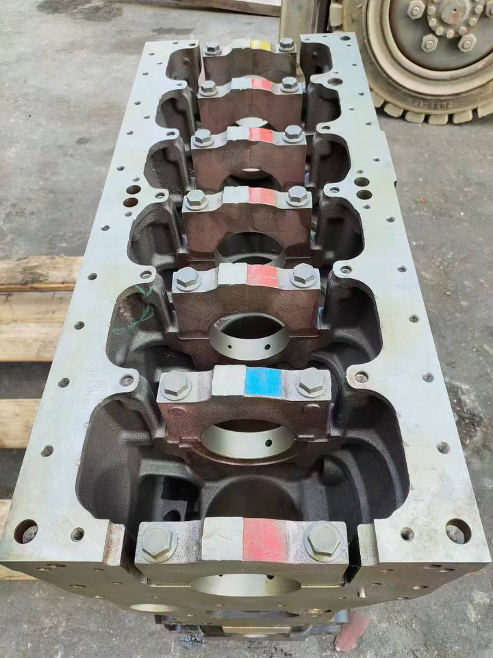 CATERPILLAR c6.6 - Blok cylindrów do Koparek: zdjęcie 1 CATERPILLAR c6.6 - Blok cylindrów do Koparek: zdjęcie 1