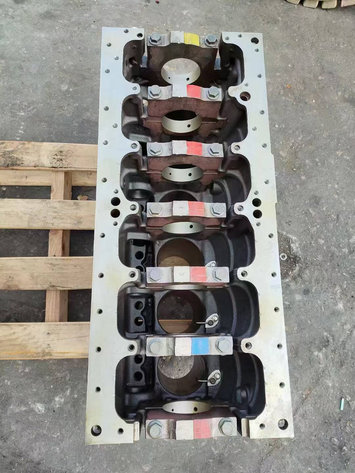 CATERPILLAR c6.6 - Blok cylindrów do Koparek: zdjęcie 4 CATERPILLAR c6.6 - Blok cylindrów do Koparek: zdjęcie 4