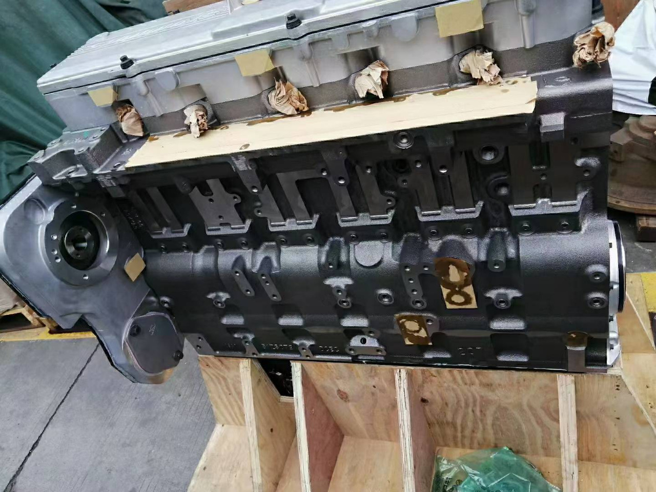 KOMATSU KOMATSU 6D114 CUMMINS QSC8.3 - Blok cylindrów do Koparek: zdjęcie 4 KOMATSU KOMATSU 6D114 CUMMINS QSC8.3 - Blok cylindrów do Koparek: zdjęcie 4