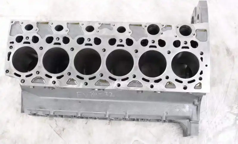 VOLVO D6E - Blok cylindrów do Koparek: zdjęcie 3 VOLVO D6E - Blok cylindrów do Koparek: zdjęcie 3