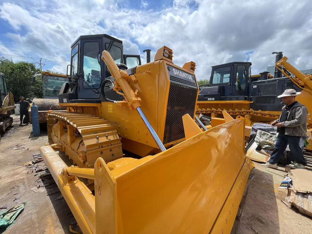 SHANTUI SD16 - Spycharka: zdjęcie 2 SHANTUI SD16 - Spycharka: zdjęcie 2