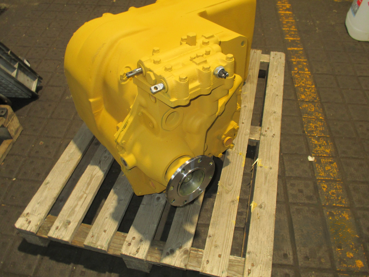 Clark Hurth R32000 - Skrzynia biegów: zdjęcie 2 Clark Hurth R32000 - Skrzynia biegów: zdjęcie 2