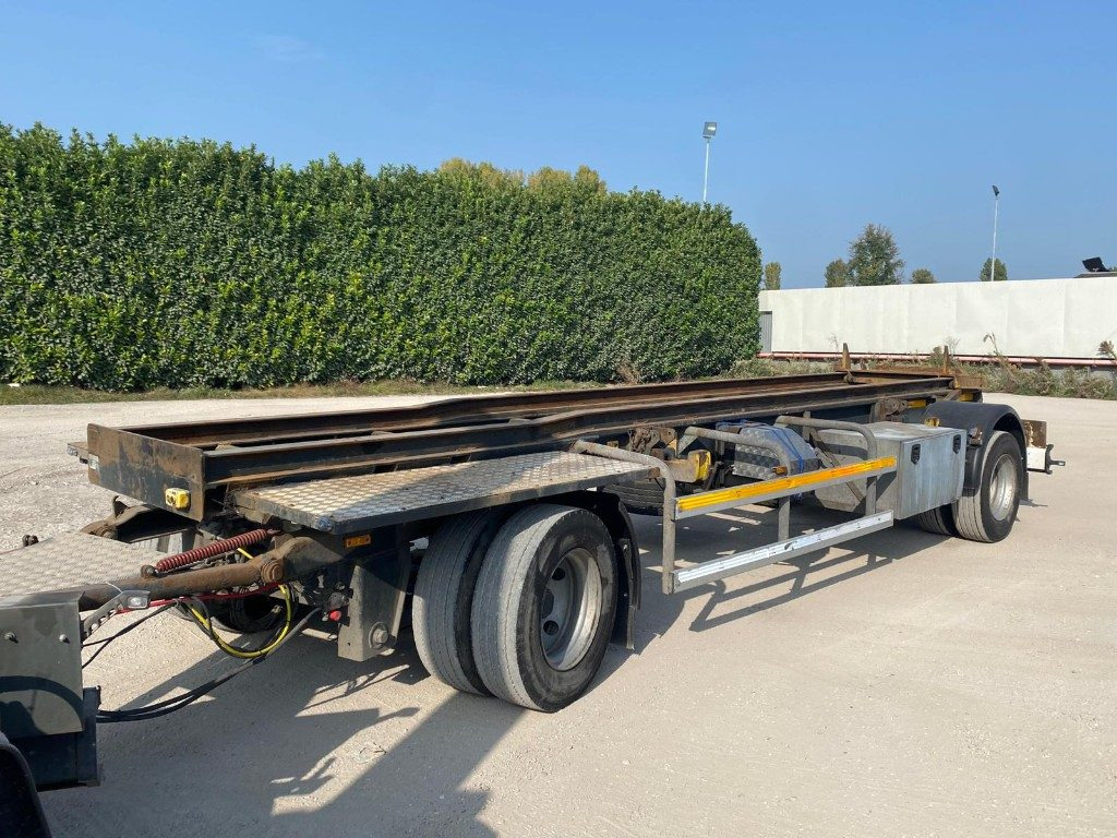 CARDI RIMORCHIO CARDI SCARRABILE PNEUMATICO - Przyczepa do hakowca/ Bramowca: zdjęcie 3 CARDI RIMORCHIO CARDI SCARRABILE PNEUMATICO - Przyczepa do hakowca/ Bramowca: zdjęcie 3