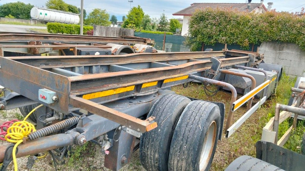 CARDI RIMORCHIO CARDI SCARRABILE PNEUMATICO - Przyczepa do hakowca/ Bramowca: zdjęcie 2 CARDI RIMORCHIO CARDI SCARRABILE PNEUMATICO - Przyczepa do hakowca/ Bramowca: zdjęcie 2