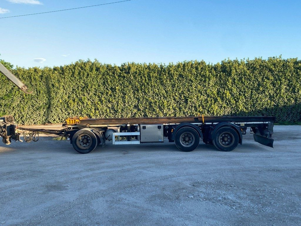 CARDI RIMORCHIO CARDI SCARRABILE RIBALTABILE PNEUMATICO - Przyczepa do hakowca/ Bramowca: zdjęcie 3 CARDI RIMORCHIO CARDI SCARRABILE RIBALTABILE PNEUMATICO - Przyczepa do hakowca/ Bramowca: zdjęcie 3