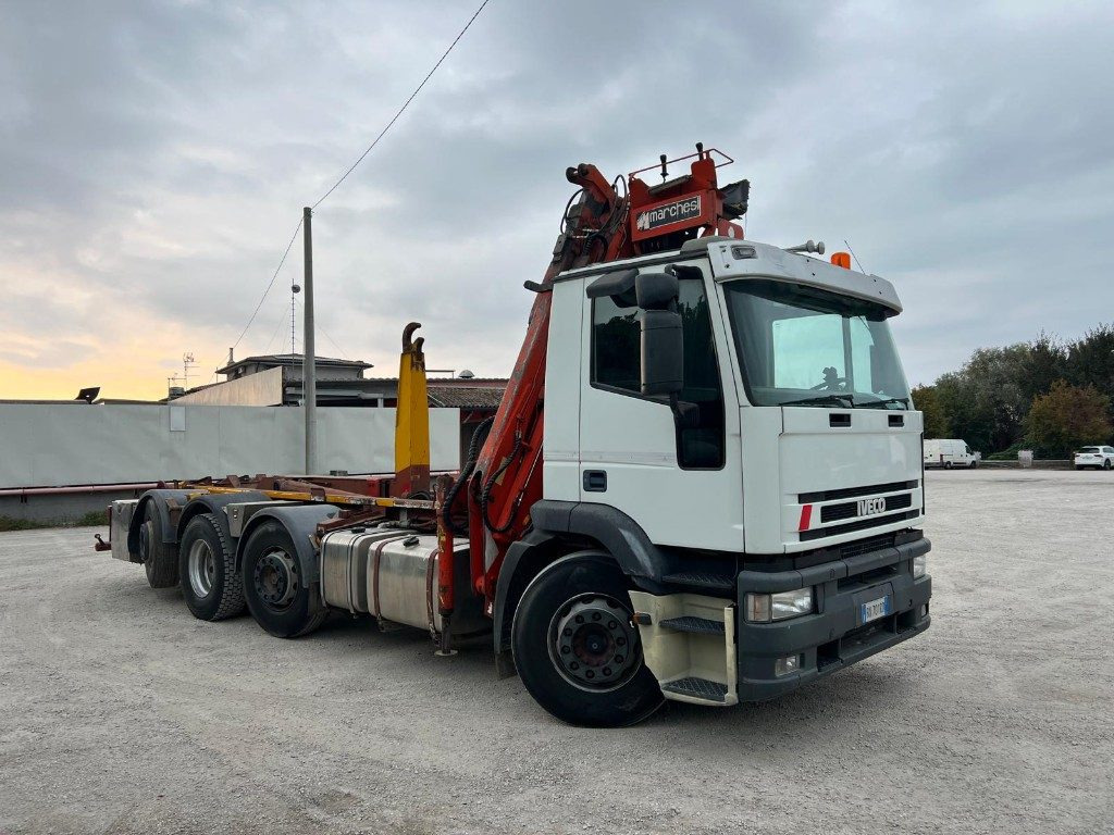 IVECO 260E43 EUROTECH USATO SCARRABILE CON GRU - Ciężarówka hakowiec: zdjęcie 5 IVECO 260E43 EUROTECH USATO SCARRABILE CON GRU - Ciężarówka hakowiec: zdjęcie 5