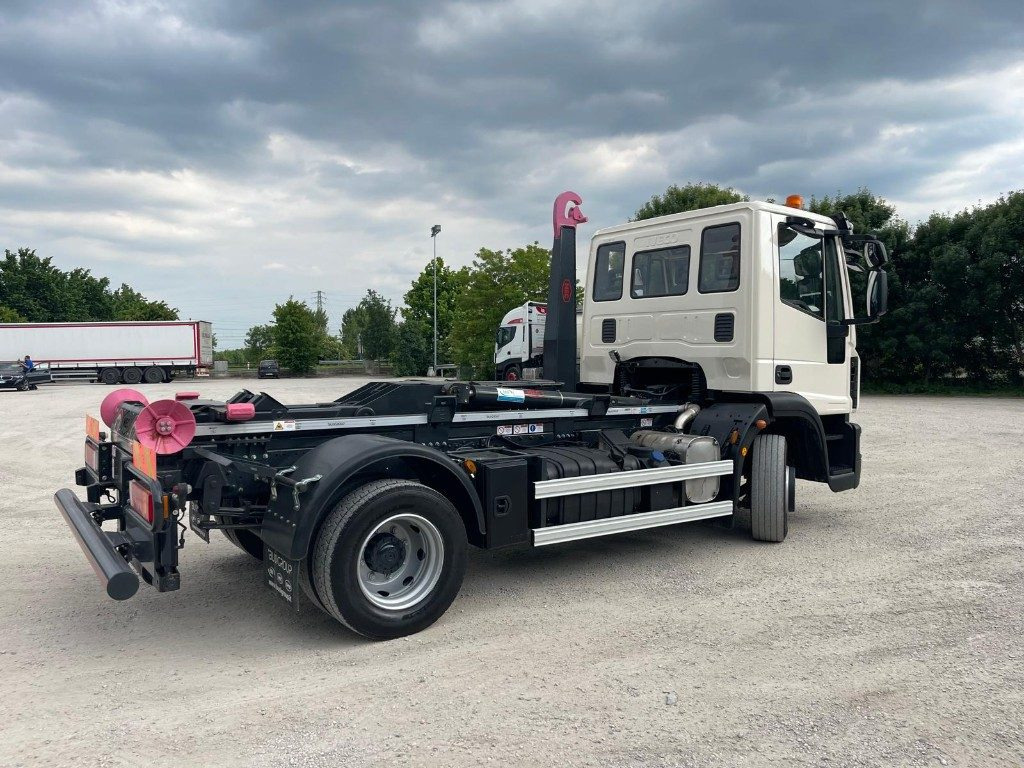 IVECO EUROCARGO 120E22 SCARRABILE - Ciężarówka hakowiec: zdjęcie 5 IVECO EUROCARGO 120E22 SCARRABILE - Ciężarówka hakowiec: zdjęcie 5