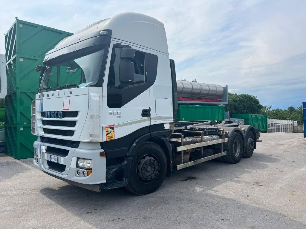 IVECO STRALIS AS260S 50Y SCARRABILE - Ciężarówka hakowiec: zdjęcie 2 IVECO STRALIS AS260S 50Y SCARRABILE - Ciężarówka hakowiec: zdjęcie 2