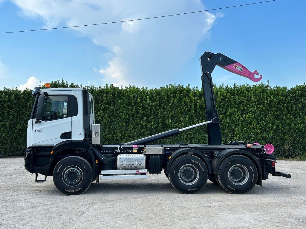 IVECO TRAKKER T-WAY AD380T NUOVO SCARRABILE - Ciężarówka hakowiec: zdjęcie 2 IVECO TRAKKER T-WAY AD380T NUOVO SCARRABILE - Ciężarówka hakowiec: zdjęcie 2