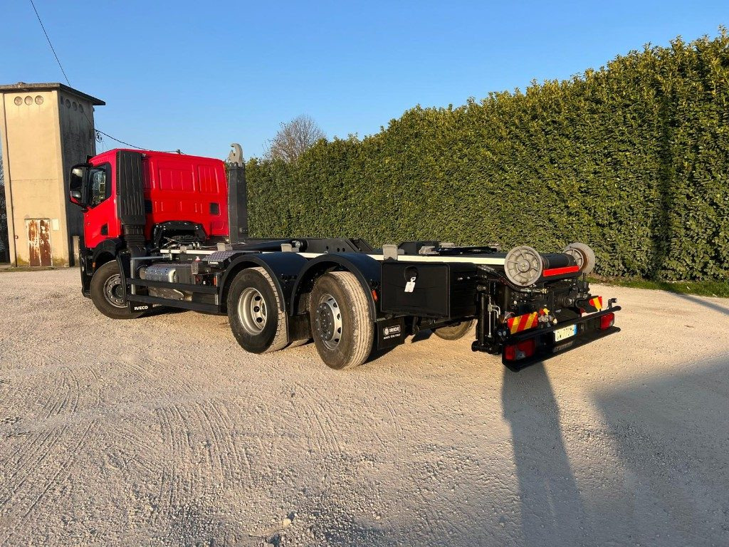 IVECO X-WAY AD260 NUOVO TARGATO SCARRABILE - Ciężarówka hakowiec: zdjęcie 3 IVECO X-WAY AD260 NUOVO TARGATO SCARRABILE - Ciężarówka hakowiec: zdjęcie 3