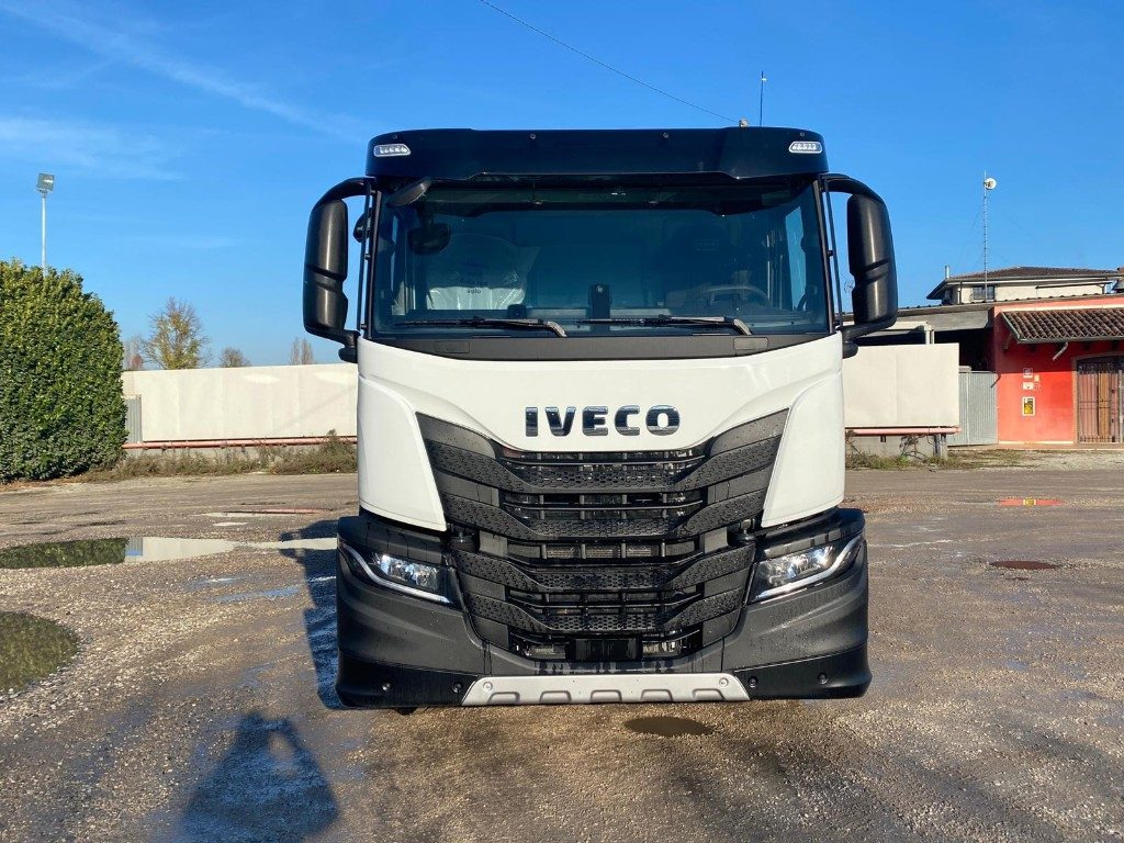 IVECO X-WAY AD280X48 NUOVO SCARRABILE PASSO 4500 - Ciężarówka hakowiec: zdjęcie 2 IVECO X-WAY AD280X48 NUOVO SCARRABILE PASSO 4500 - Ciężarówka hakowiec: zdjęcie 2