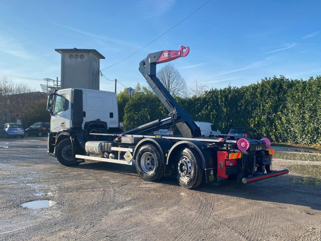IVECO X-WAY AD280X48 NUOVO SCARRABILE PASSO 4500 - Ciężarówka hakowiec: zdjęcie 4 IVECO X-WAY AD280X48 NUOVO SCARRABILE PASSO 4500 - Ciężarówka hakowiec: zdjęcie 4
