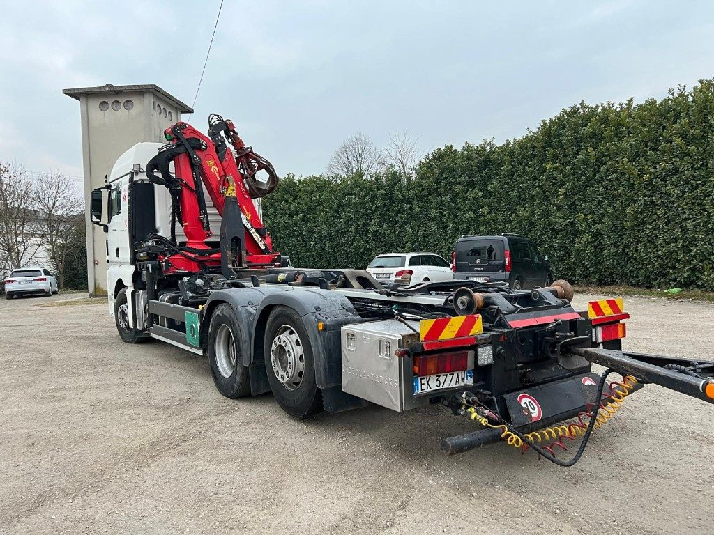 MAN TGX 26.480 SCARRABILE CON GRU - Ciężarówka hakowiec: zdjęcie 5 MAN TGX 26.480 SCARRABILE CON GRU - Ciężarówka hakowiec: zdjęcie 5