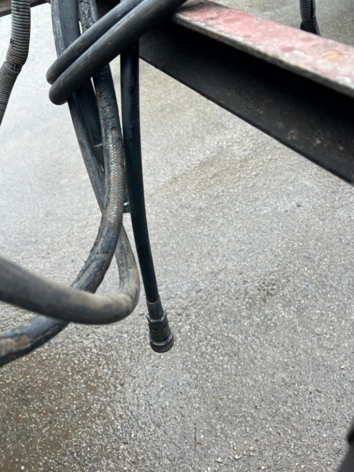 VIBERTI RIMORCHIO VIBERTI SCARRABILE PNEUMATICO - Przyczepa do hakowca/ Bramowca: zdjęcie 4 VIBERTI RIMORCHIO VIBERTI SCARRABILE PNEUMATICO - Przyczepa do hakowca/ Bramowca: zdjęcie 4