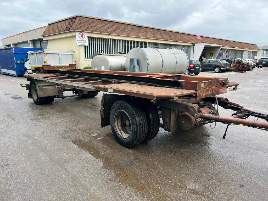 VIBERTI RIMORCHIO VIBERTI SCARRABILE PNEUMATICO - Przyczepa do hakowca/ Bramowca: zdjęcie 2 VIBERTI RIMORCHIO VIBERTI SCARRABILE PNEUMATICO - Przyczepa do hakowca/ Bramowca: zdjęcie 2