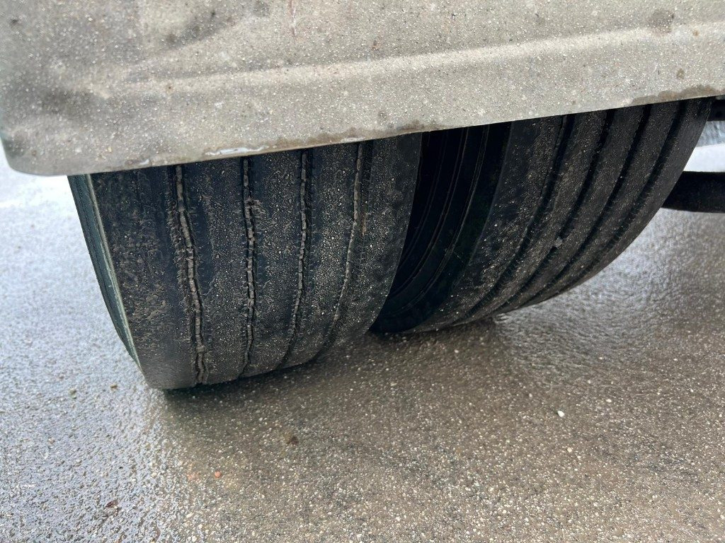 VIBERTI RIMORCHIO VIBERTI SCARRABILE PNEUMATICO - Przyczepa do hakowca/ Bramowca: zdjęcie 5 VIBERTI RIMORCHIO VIBERTI SCARRABILE PNEUMATICO - Przyczepa do hakowca/ Bramowca: zdjęcie 5