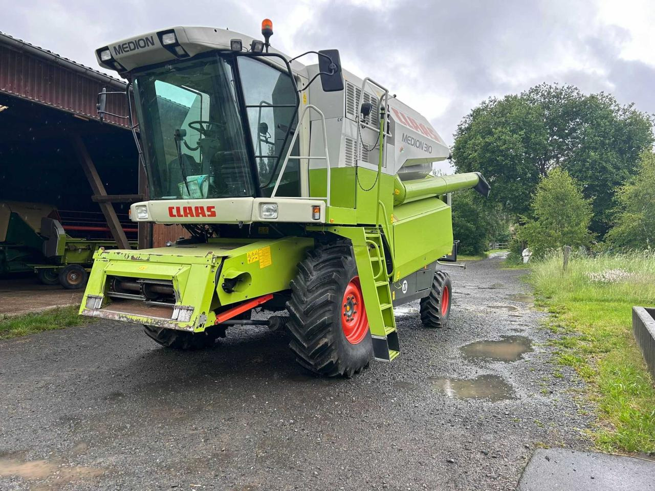 CLAAS Medion 310 - Kombajn zbożowy: zdjęcie 3 CLAAS Medion 310 - Kombajn zbożowy: zdjęcie 3