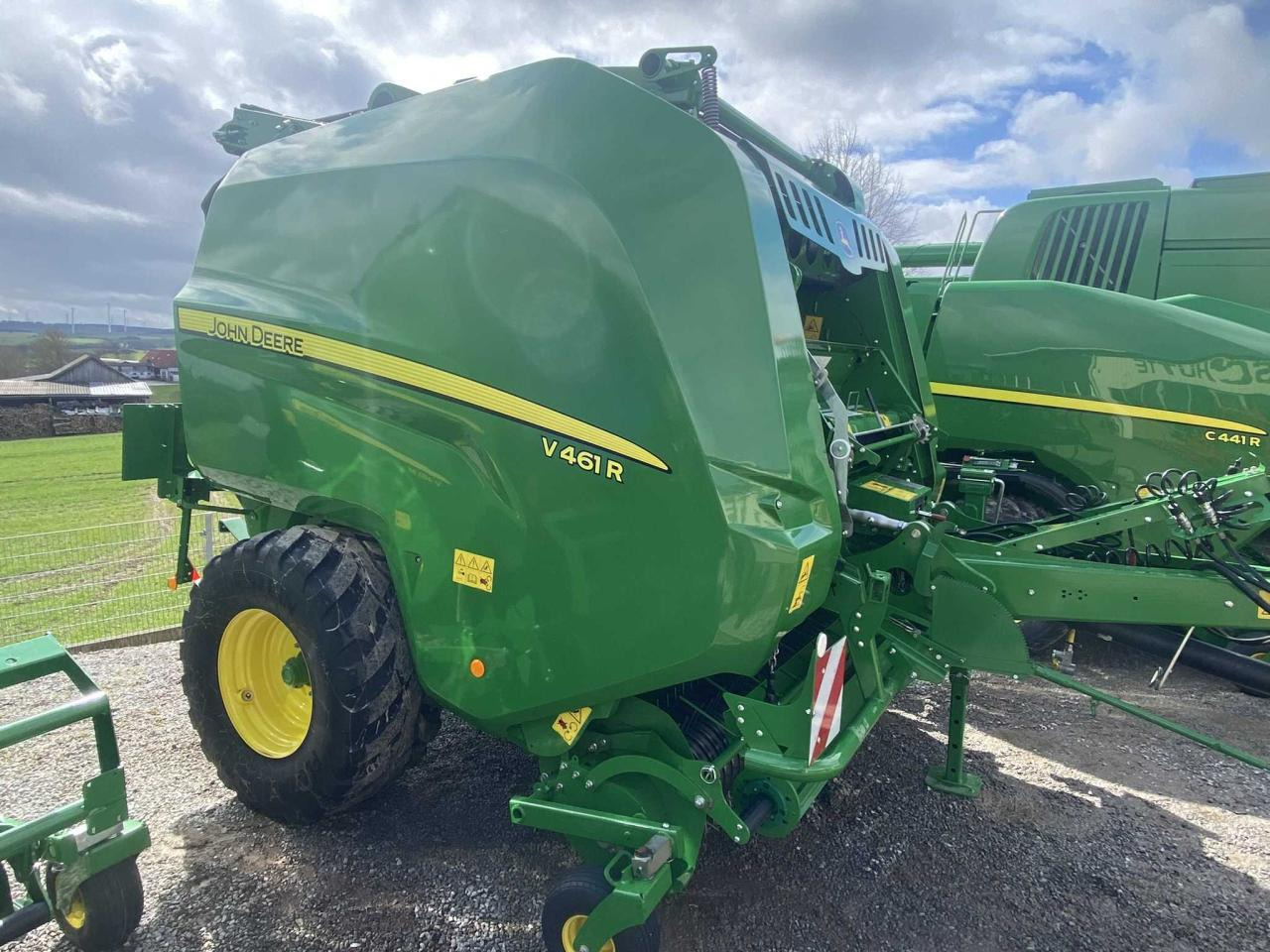 John Deere V461 R - 671 Bunde - Prasa rolująca: zdjęcie 2 John Deere V461 R - 671 Bunde - Prasa rolująca: zdjęcie 2