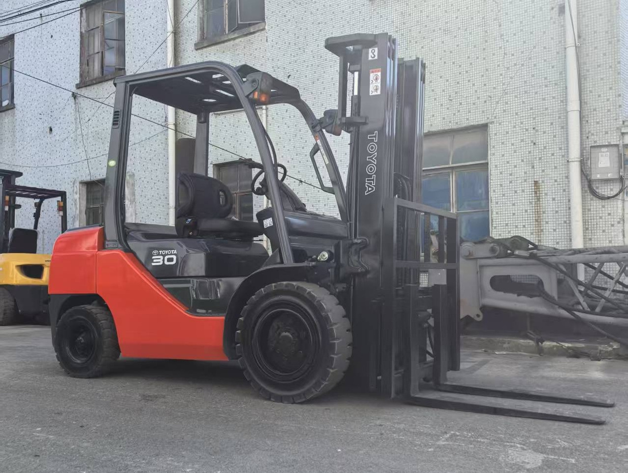 TOYOTA 8FD30 7FD30 FD50 FD100 Japan original 2.5ton 3Ton 3.5ton 5ton 7T 10t Used Diesel Forklift - Wózek widłowy diesel: zdjęcie 1 TOYOTA 8FD30 7FD30 FD50 FD100 Japan original 2.5ton 3Ton 3.5ton 5ton 7T 10t Used Diesel Forklift - Wózek widłowy diesel: zdjęcie 1
