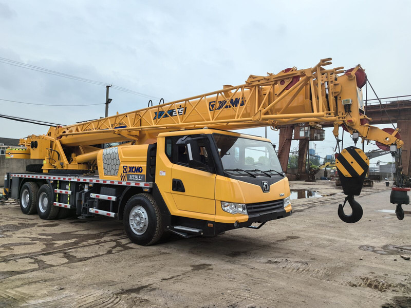 XCMG XCT25 - Żuraw szosowo-terenowy: zdjęcie 4 XCMG XCT25 - Żuraw szosowo-terenowy: zdjęcie 4