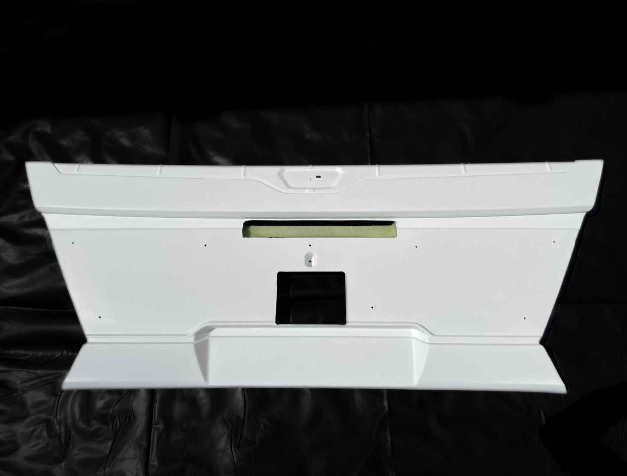 Zderzak przedni środkowy MAN LION'S COACH EURO 6 MAN Lion’s Coach Euro 6 - Zderzak do Turystycznych autobusów: zdjęcie 1 Zderzak przedni środkowy MAN LION'S COACH EURO 6 MAN Lion’s Coach Euro 6 - Zderzak do Turystycznych autobusów: zdjęcie 1