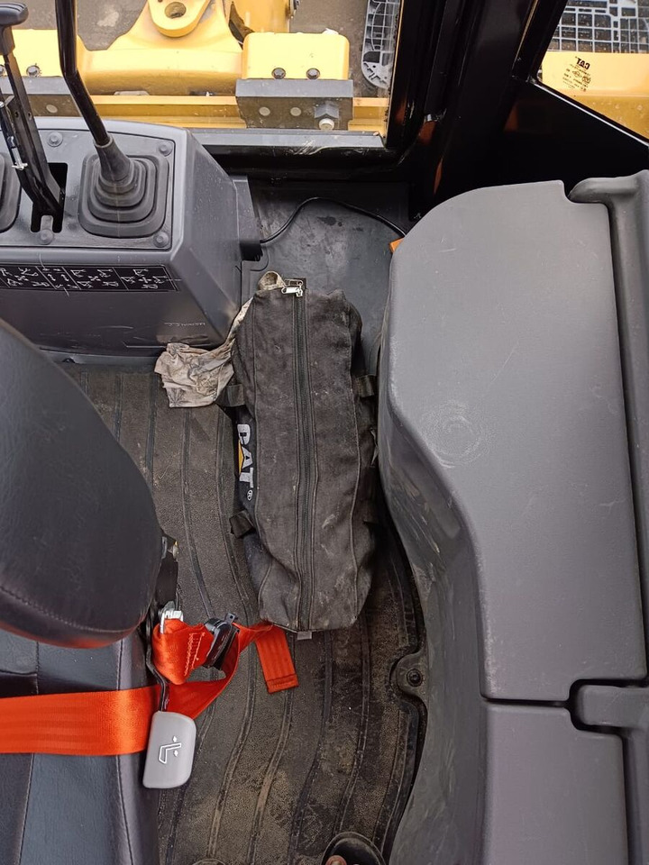 New Caterpillar 424 backhoe loader - Koparko-ładowarka: zdjęcie 2 New Caterpillar 424 backhoe loader - Koparko-ładowarka: zdjęcie 2