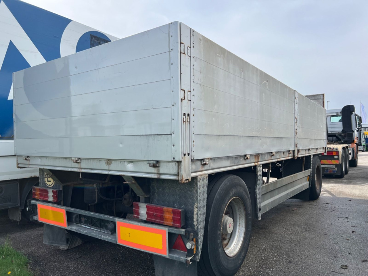 Schwarzmüller SCHEUWIMMER - Przyczepa platforma/ Skrzyniowa: zdjęcie 4 Schwarzmüller SCHEUWIMMER - Przyczepa platforma/ Skrzyniowa: zdjęcie 4