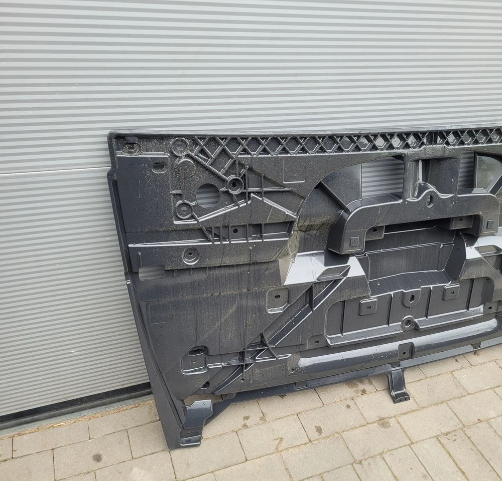 ATRAPA MASKA DAF XF 106 ORYGINAŁ 1835730 CHWALIM116 - Kaptur do Samochodów ciężarowych: zdjęcie 3 ATRAPA MASKA DAF XF 106 ORYGINAŁ 1835730 CHWALIM116 - Kaptur do Samochodów ciężarowych: zdjęcie 3