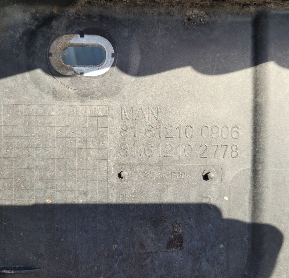 BŁOTNIK MAN TGX 3 81.61210-0906 Rh - Błotnik do Samochodów ciężarowych: zdjęcie 4 BŁOTNIK MAN TGX 3 81.61210-0906 Rh - Błotnik do Samochodów ciężarowych: zdjęcie 4