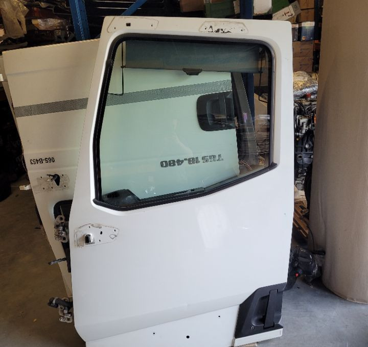 DRZWI LEWE RENAULT RANGE T GAMA - Drzwi i części do Samochodów ciężarowych: zdjęcie 1 DRZWI LEWE RENAULT RANGE T GAMA - Drzwi i części do Samochodów ciężarowych: zdjęcie 1