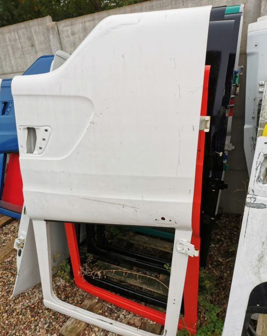 DRZWI SCANIA R XPI LEWE - Drzwi i części do Samochodów ciężarowych: zdjęcie 1 DRZWI SCANIA R XPI LEWE - Drzwi i części do Samochodów ciężarowych: zdjęcie 1