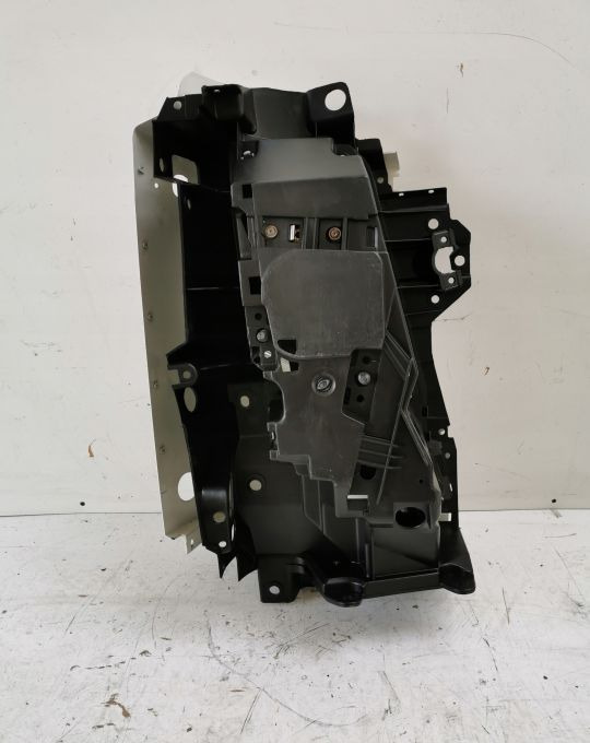 LAMPA GARNEK OKULAR VOLVO FH 13 - Reflektor do Samochodów ciężarowych: zdjęcie 2 LAMPA GARNEK OKULAR VOLVO FH 13 - Reflektor do Samochodów ciężarowych: zdjęcie 2