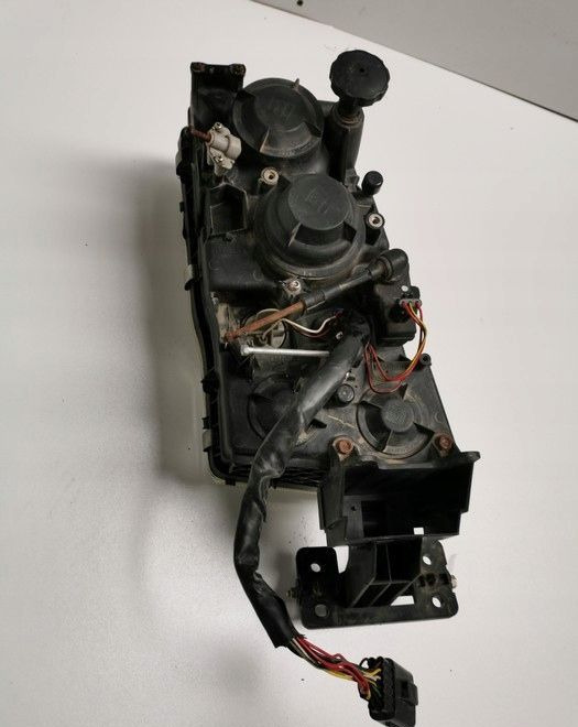 LAMPA VOLVO FH12 fh13 ORYGINAŁ LEWA - Reflektor do Samochodów ciężarowych: zdjęcie 4 LAMPA VOLVO FH12 fh13 ORYGINAŁ LEWA - Reflektor do Samochodów ciężarowych: zdjęcie 4