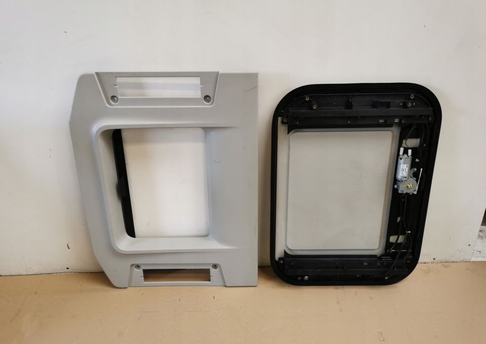 SZYBERDACH RENAULT RANGE T GAMA - Nadwozie i zewnętrzne elementy do Samochodów ciężarowych: zdjęcie 1 SZYBERDACH RENAULT RANGE T GAMA - Nadwozie i zewnętrzne elementy do Samochodów ciężarowych: zdjęcie 1