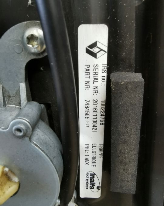 SZYBERDACH RENAULT RANGE T GAMA - Nadwozie i zewnętrzne elementy do Samochodów ciężarowych: zdjęcie 4 SZYBERDACH RENAULT RANGE T GAMA - Nadwozie i zewnętrzne elementy do Samochodów ciężarowych: zdjęcie 4