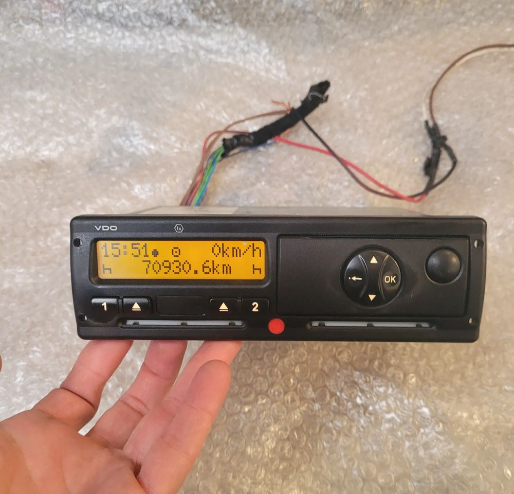 TACHOGRAF MERCEDES ACTROS A0024463633 R.2.1 - Tachograf do Samochodów ciężarowych: zdjęcie 1 TACHOGRAF MERCEDES ACTROS A0024463633 R.2.1 - Tachograf do Samochodów ciężarowych: zdjęcie 1