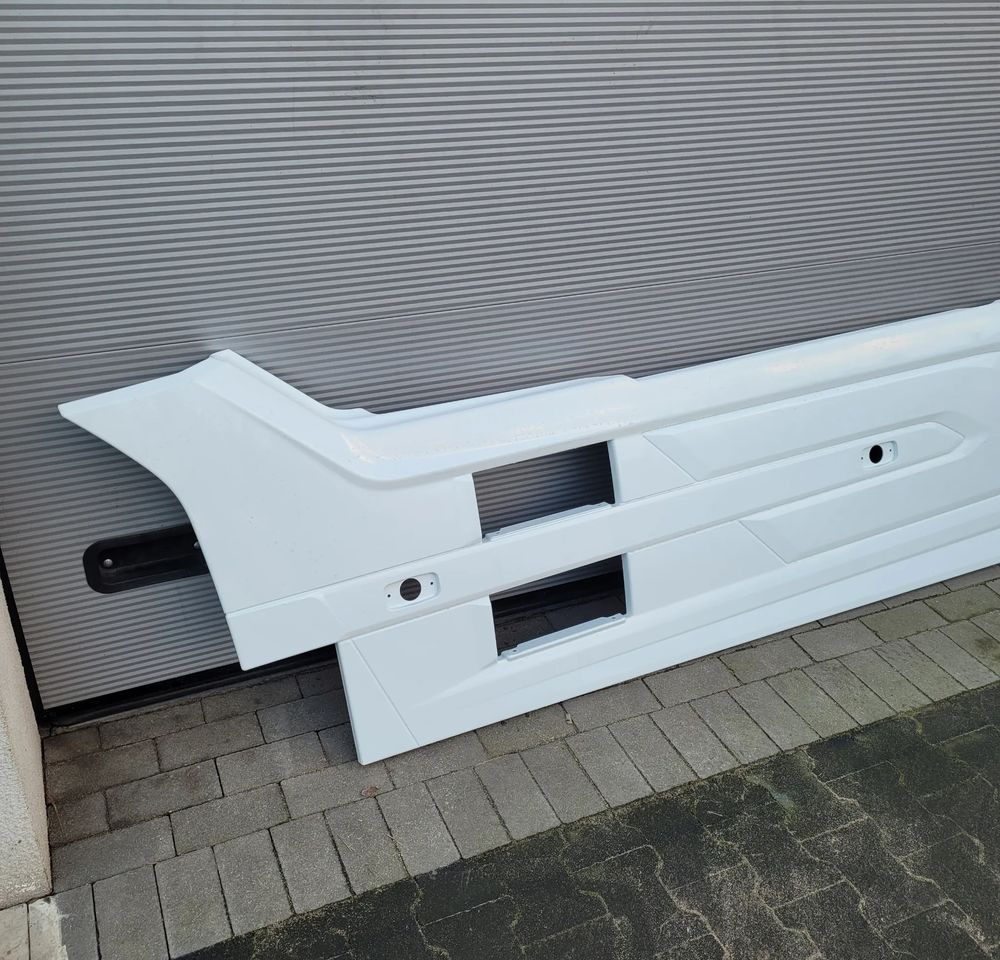 ZABUDOWA MIEDZYOSIOWA SPOJLER DAF XG XG+ 2292740 LH ORYGINAŁ CHWALIM116 - Aerodynamika/ Spojler do Samochodów ciężarowych: zdjęcie 3 ZABUDOWA MIEDZYOSIOWA SPOJLER DAF XG XG+ 2292740 LH ORYGINAŁ CHWALIM116 - Aerodynamika/ Spojler do Samochodów ciężarowych: zdjęcie 3