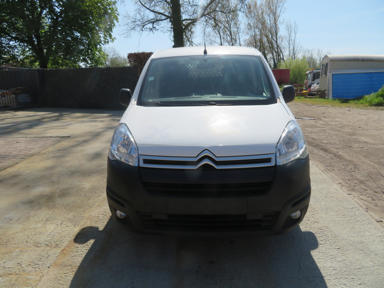 CITROËN Berlingo 1.6 BlueHDi CLUB - Mały samochód dostawczy: zdjęcie 2 CITROËN Berlingo 1.6 BlueHDi CLUB - Mały samochód dostawczy: zdjęcie 2