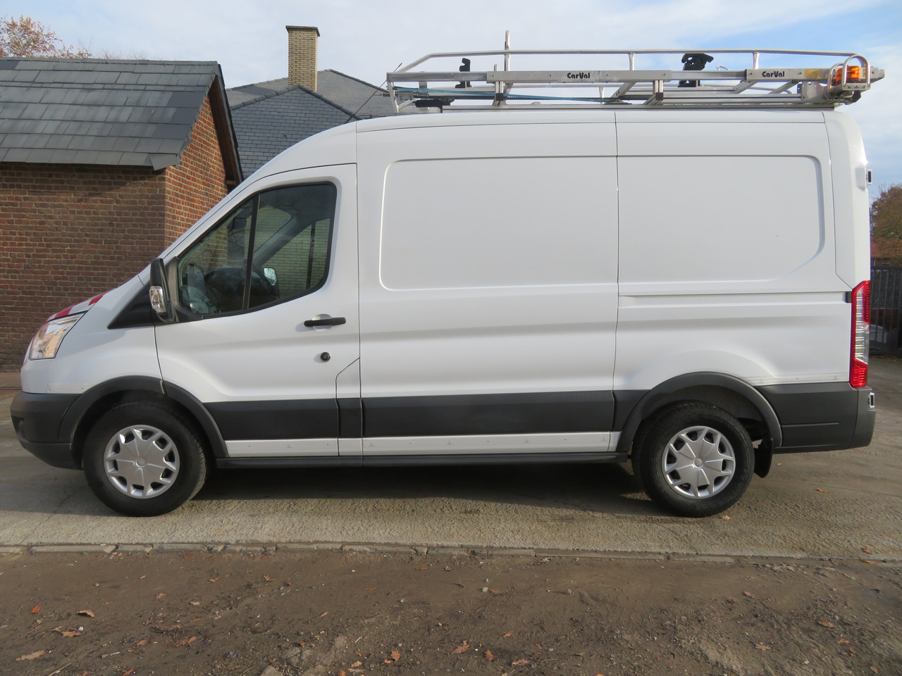 Ford Transit 2.0TDCi - L2H2 - Furgon: zdjęcie 4 Ford Transit 2.0TDCi - L2H2 - Furgon: zdjęcie 4